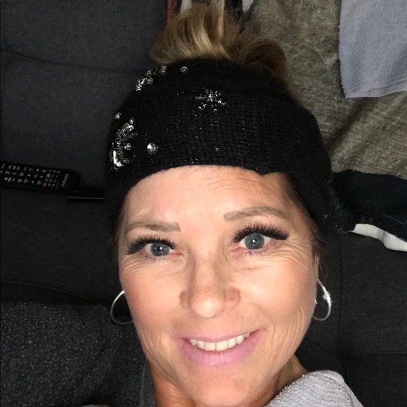 Meet your Posher, Nicki - Picture 3 of 3